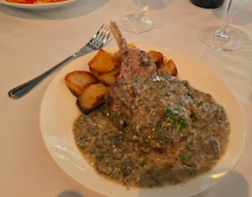 La Dolce Vita signature dishes Porcini Mushroom Risotto
Veal Marsala
Short Rib Ravioli